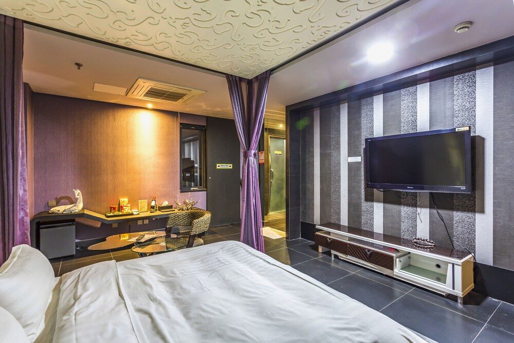 Qingdao Hengbo Hotel 8/29