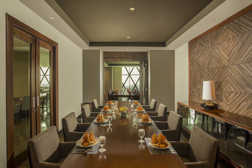 Swiss-Belhotel Bogor 48/63