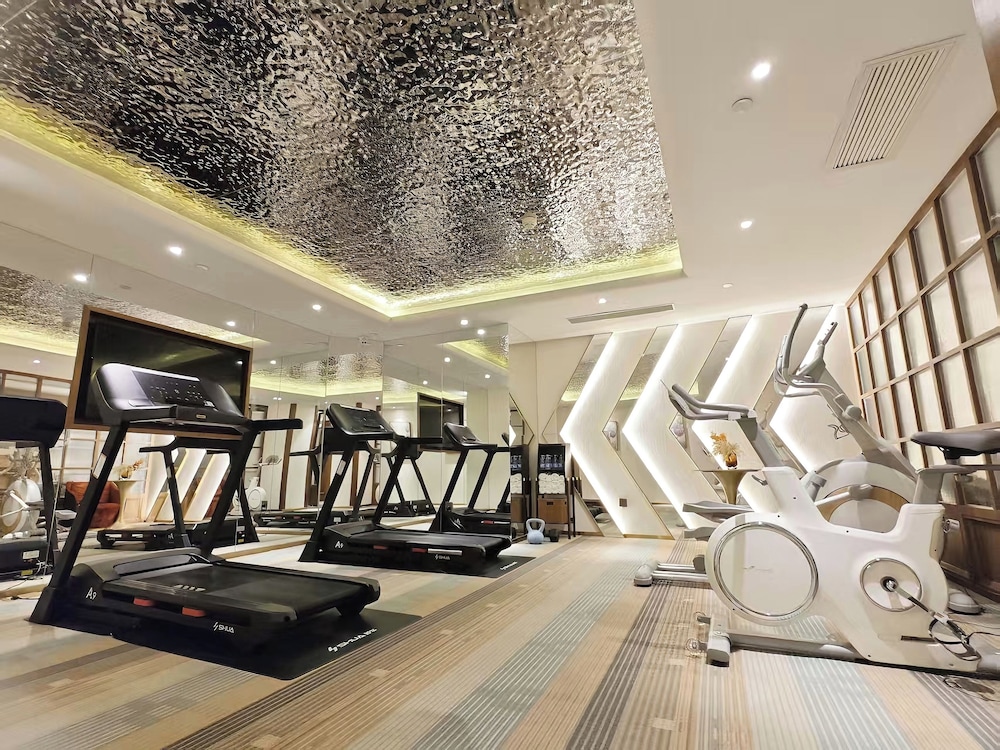 Nostalgia S Hotel (Beijing Nest-type Olympic Stadium Center) 39/57