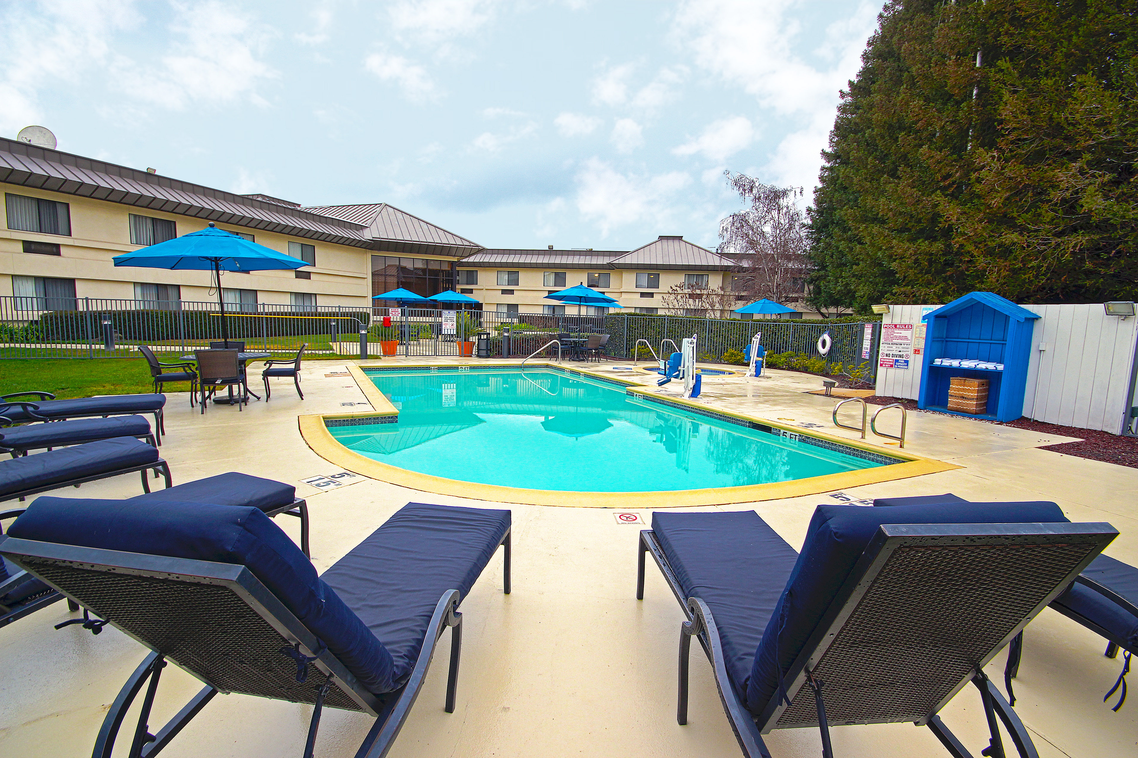 Holiday Inn Express Walnut Creek 58/59