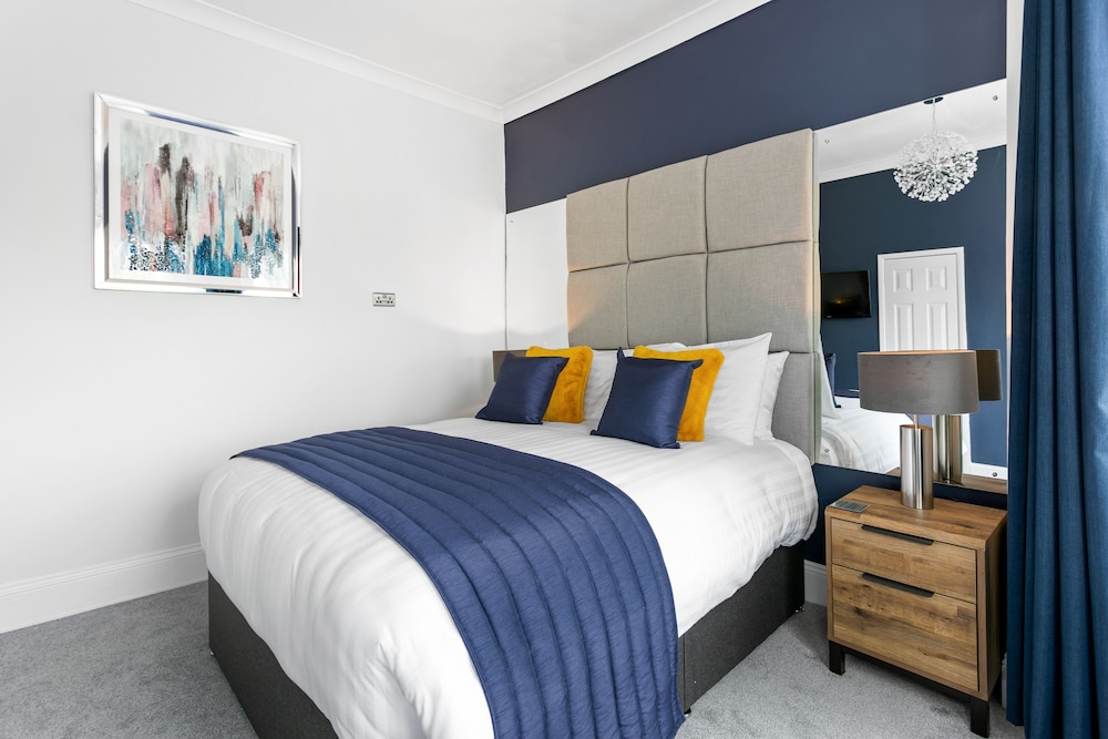 Tower, Executive, Suite