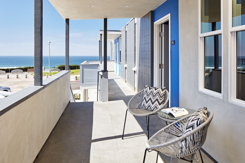 Pacific View Inn 48/59