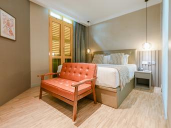 Suite, King Bed, Balcony