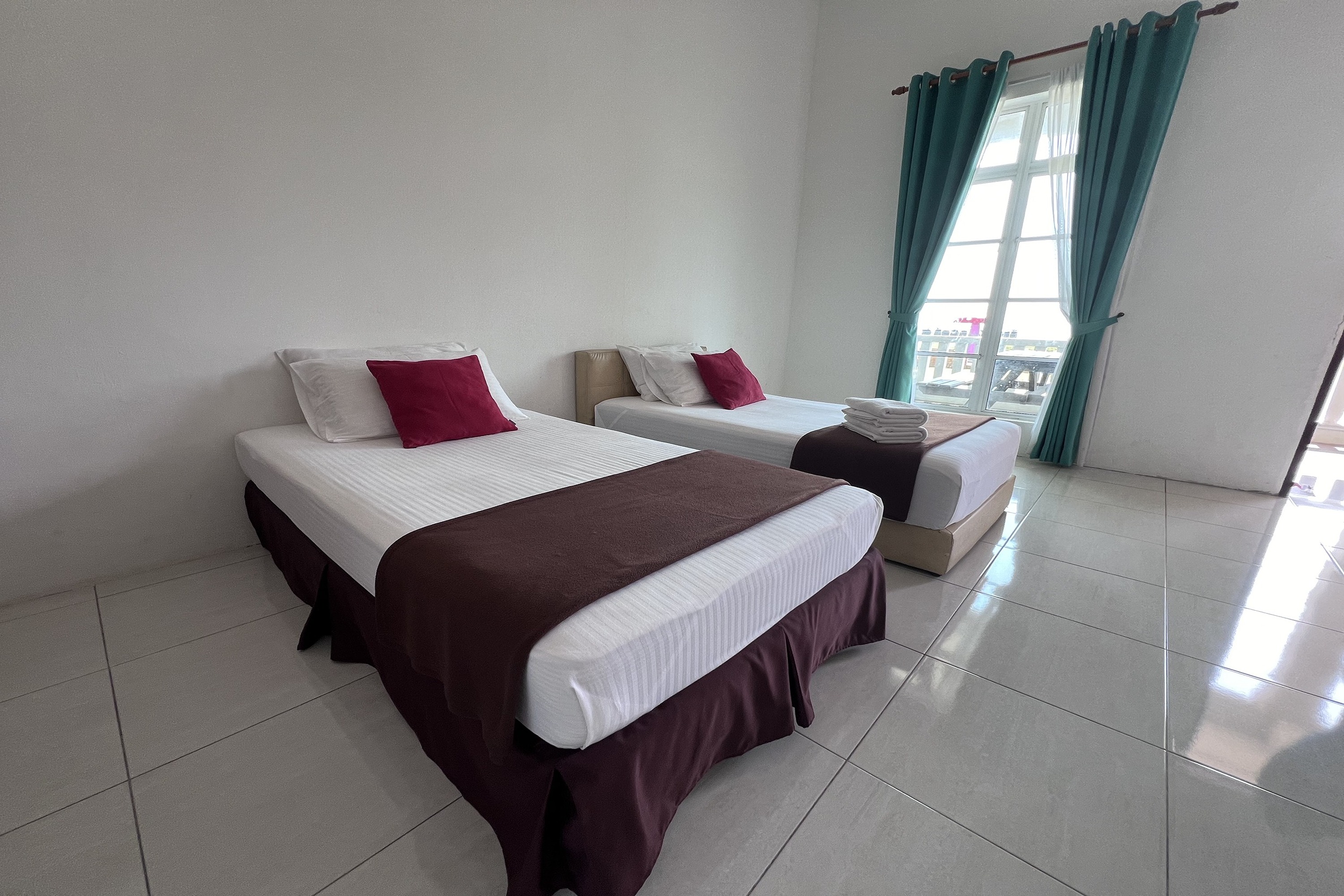 Deluxe, Twin Beds