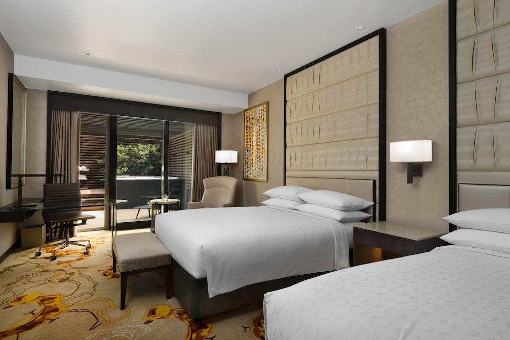 Sheraton Manila Hotel 15/45
