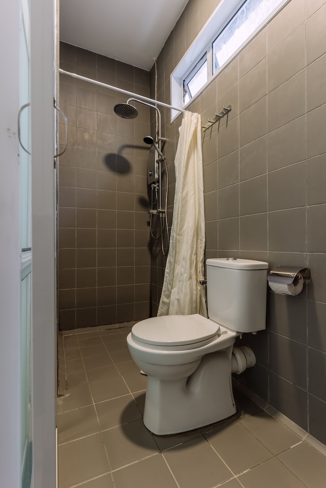 Roxy Sematan Villa And Townhouse 57/60