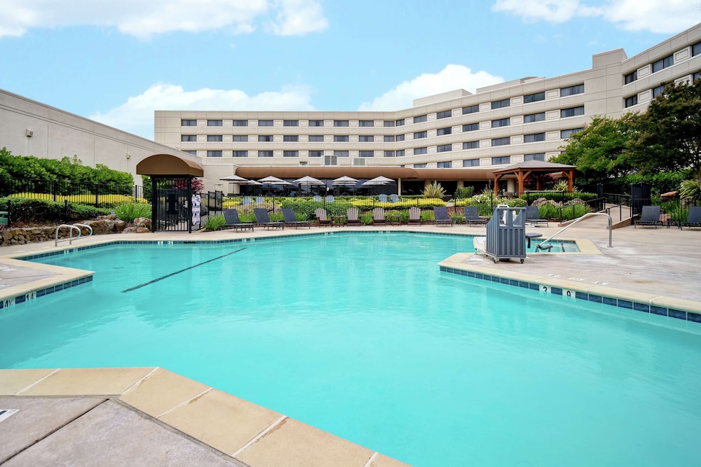 DoubleTree by Hilton Hotel Pleasanton at the Club 3/70