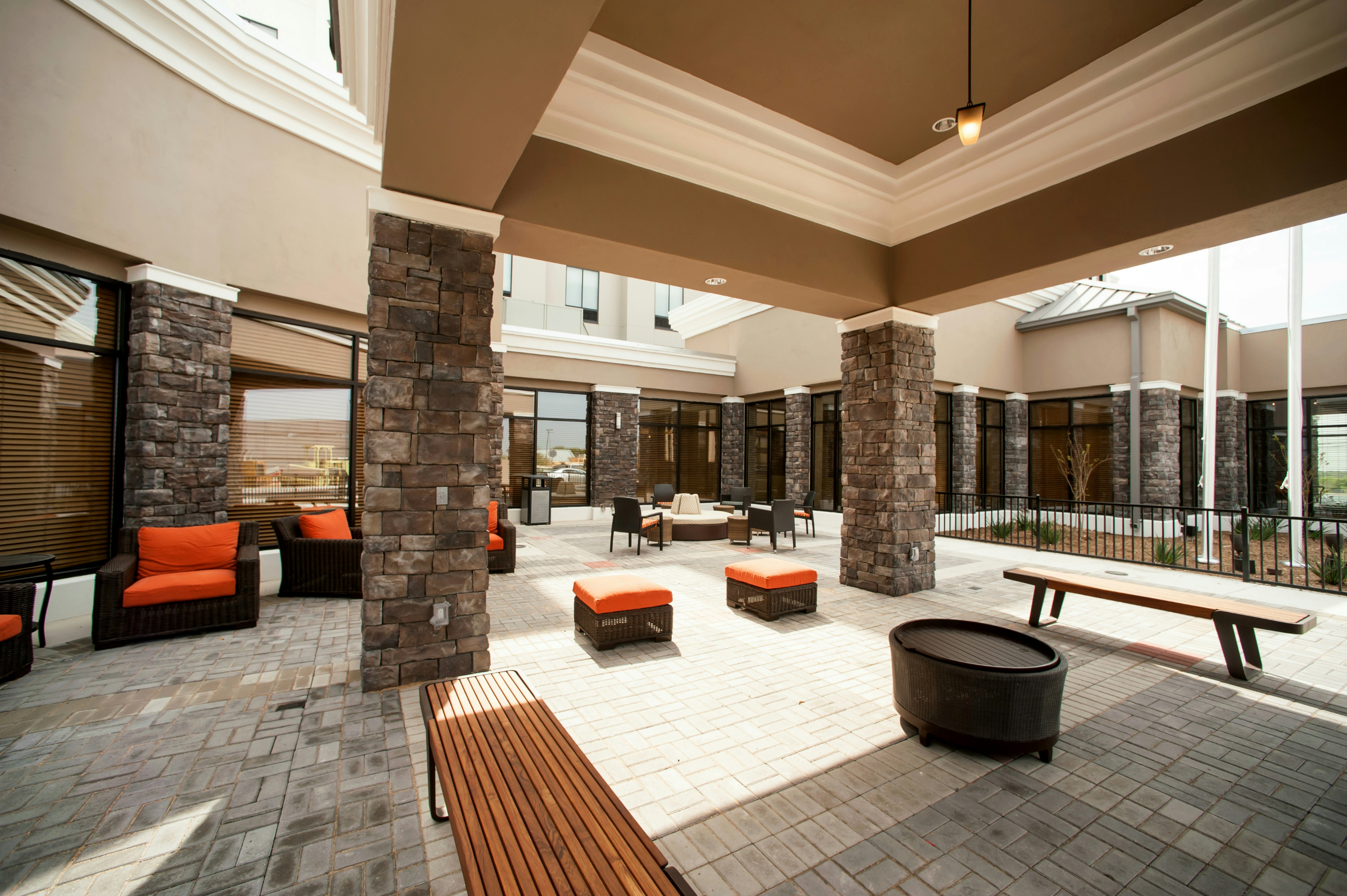 HILTON GARDEN INN SAN ANTONIO-LIVE OAK CONFERENCE CENTER 54/76