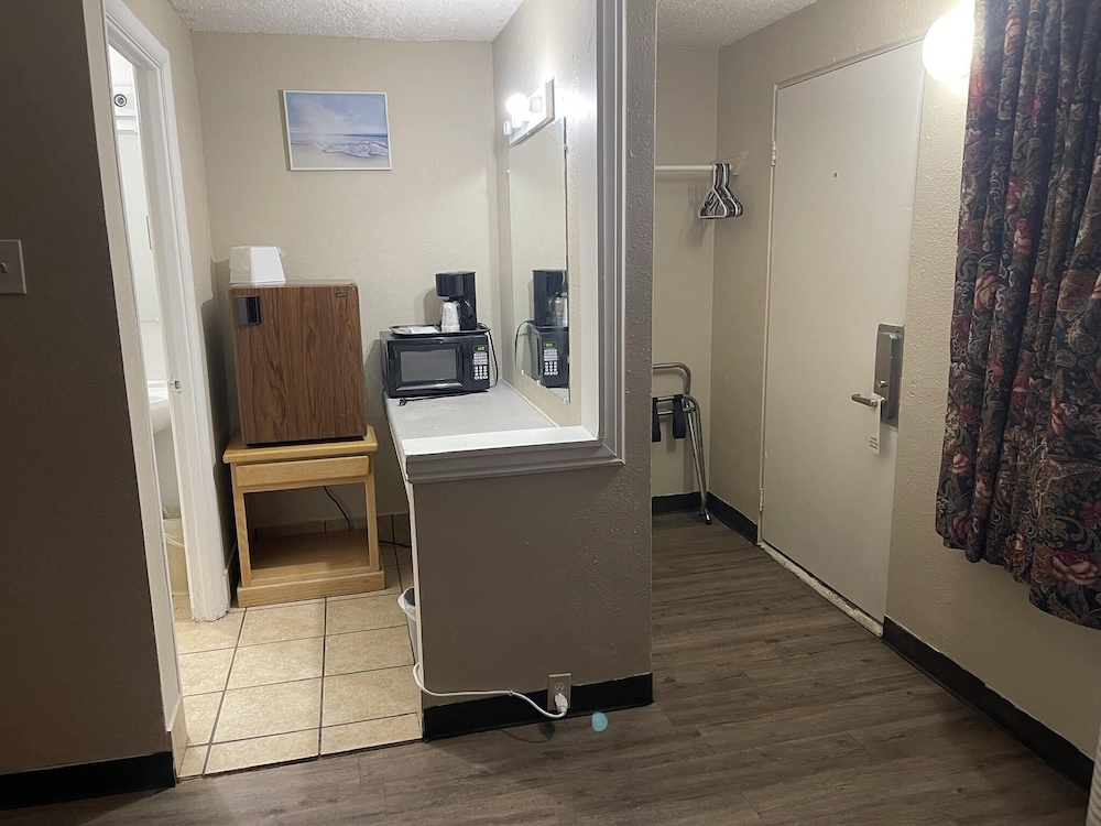 Safari Motel 25/55
