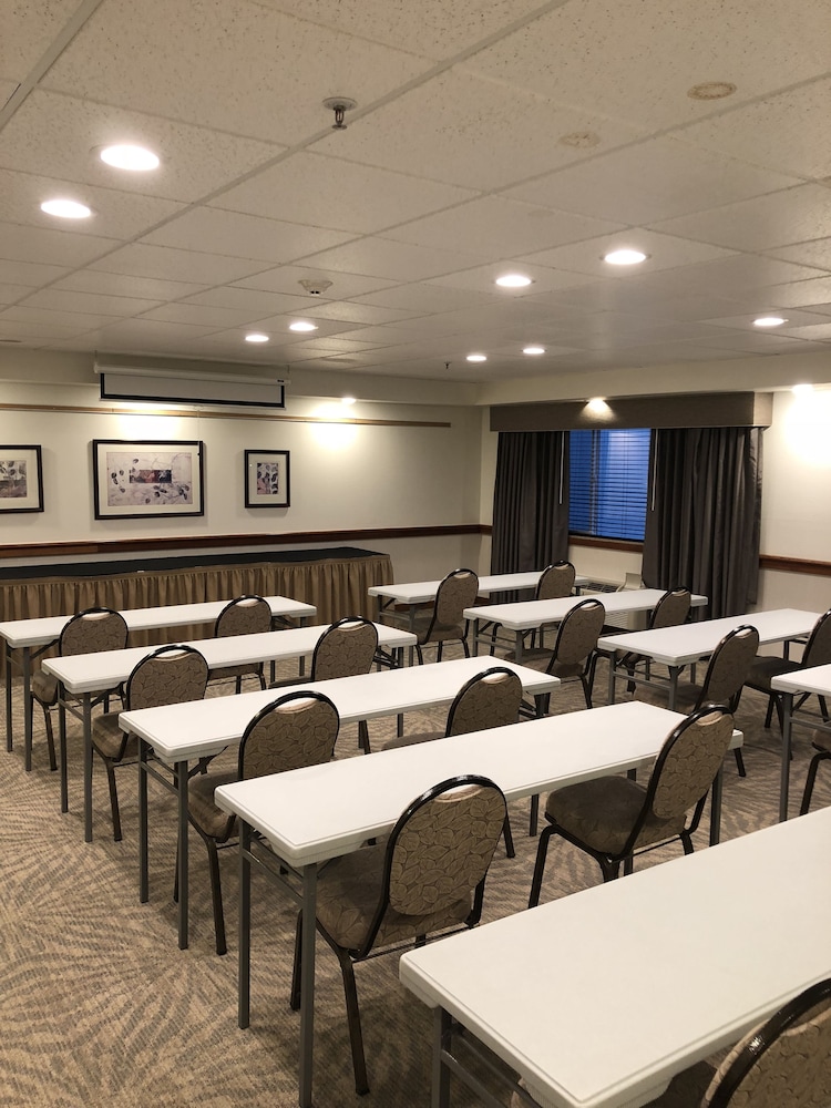 Best Western Plus Edmonds Harbor Inn 39/40