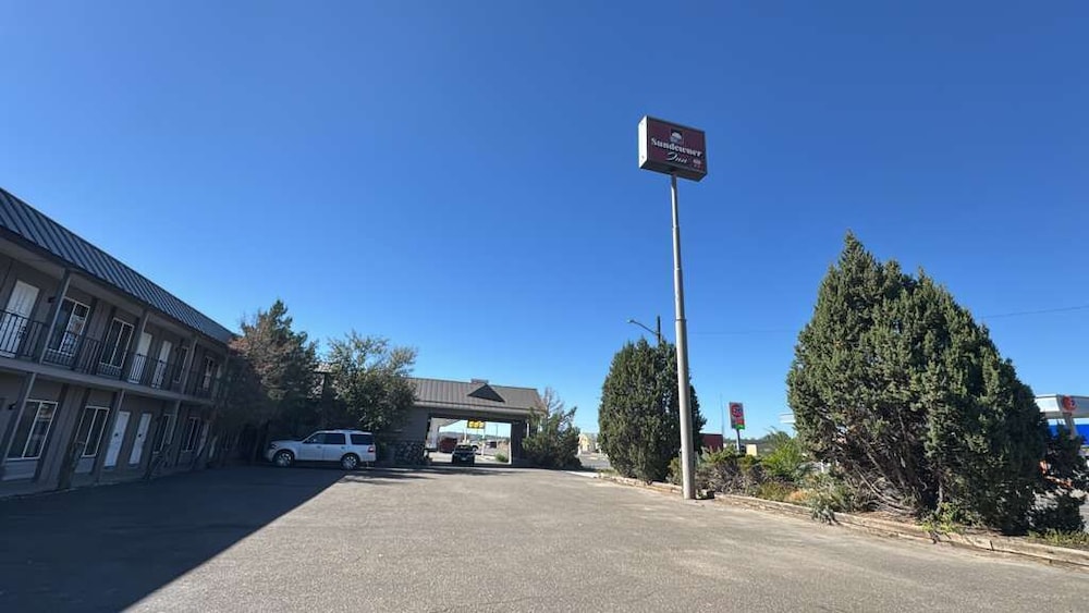 Sundowner Inn Forsyth I 94 50/62