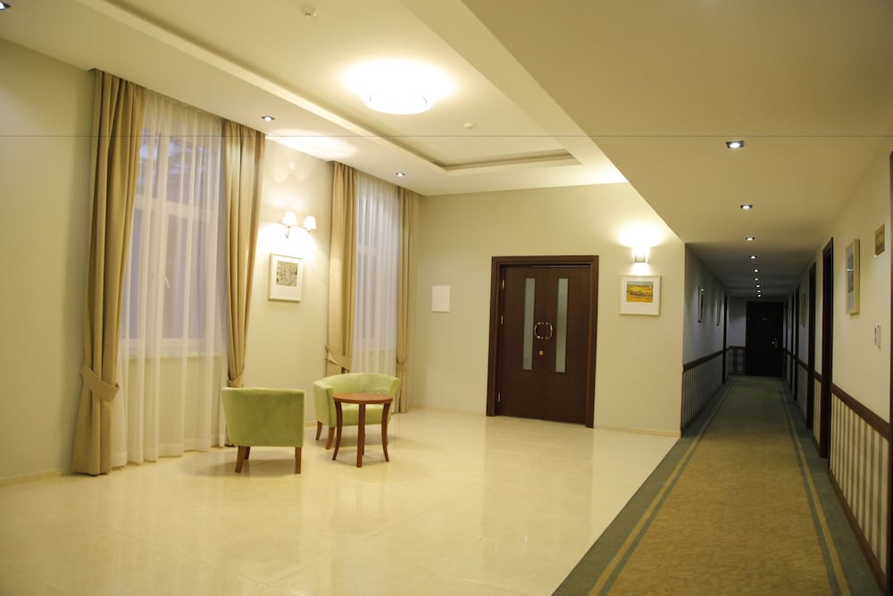 Tskaltubo Plaza 49/58