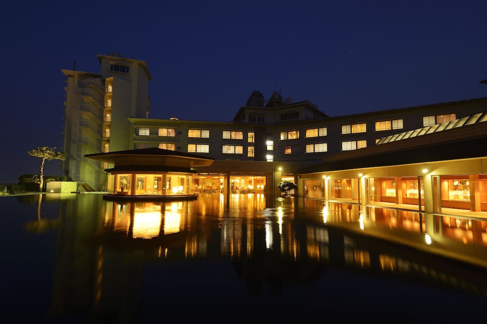 Kaike Grand Hotel Tensui 2/44