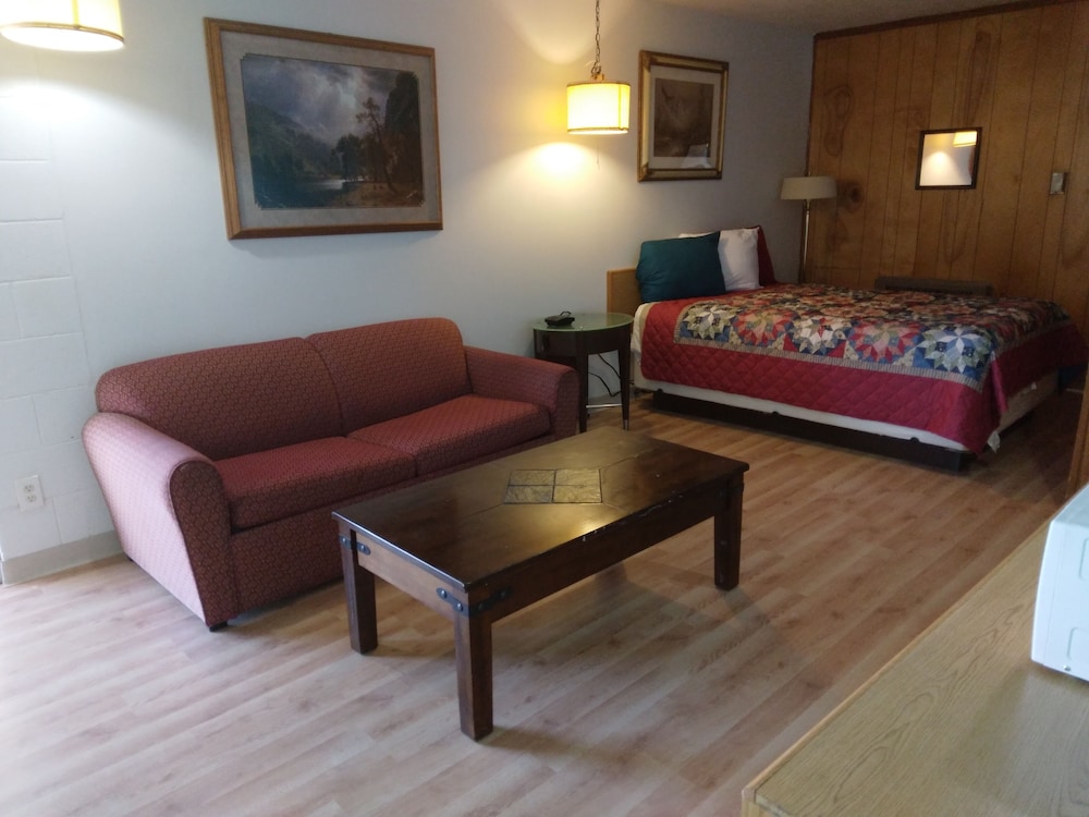 Capri Motel 37/52
