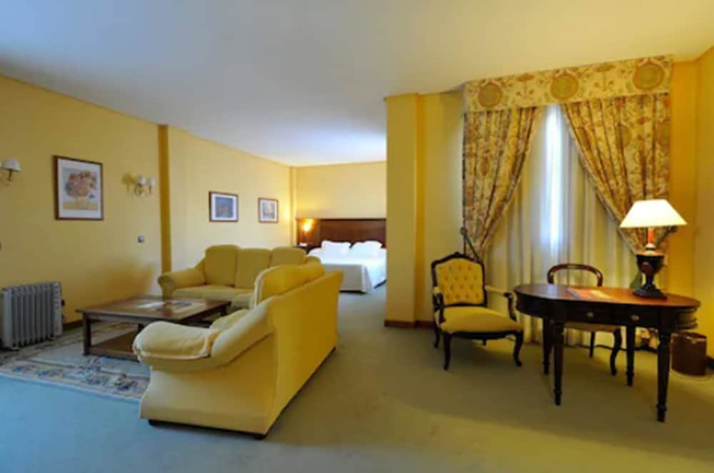 Hotel Lozano 12/24