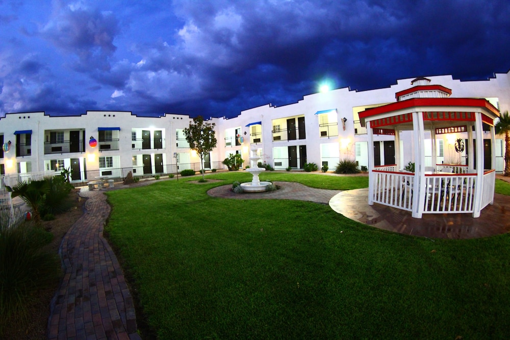 Ramada By Wyndham Kingman 3/52