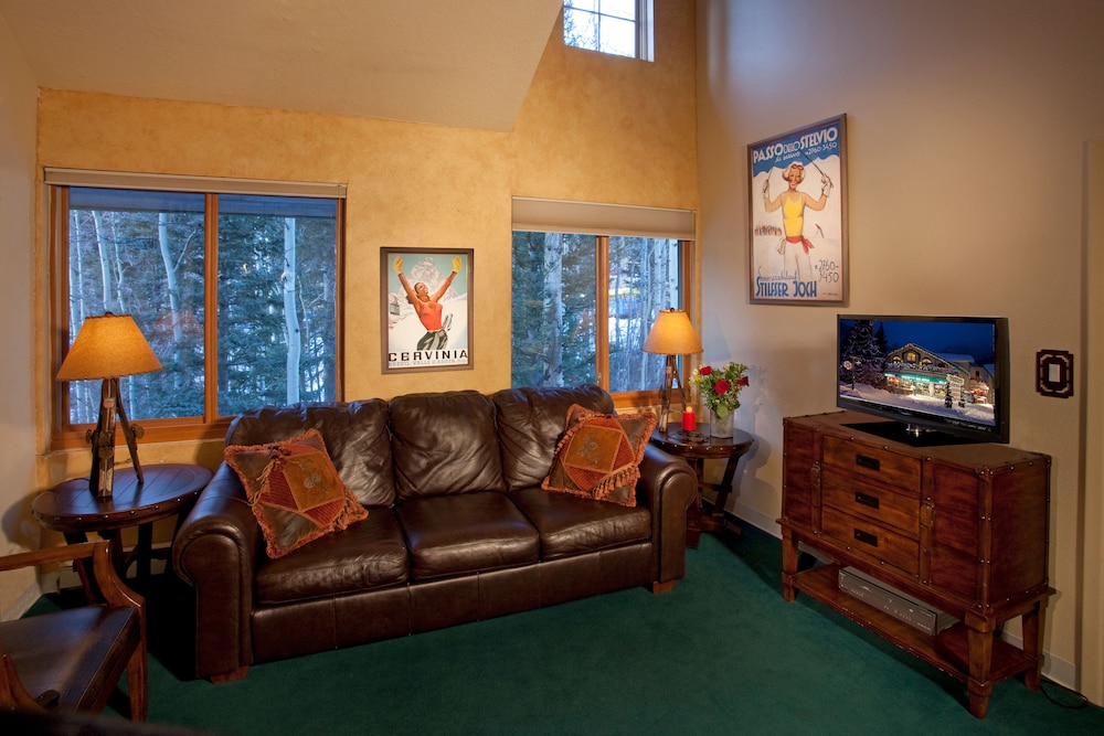 Alpine Village Suites 26/50