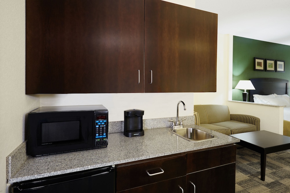 Holiday Inn Express Hotel Suites Pekin Peoria Area 54/62