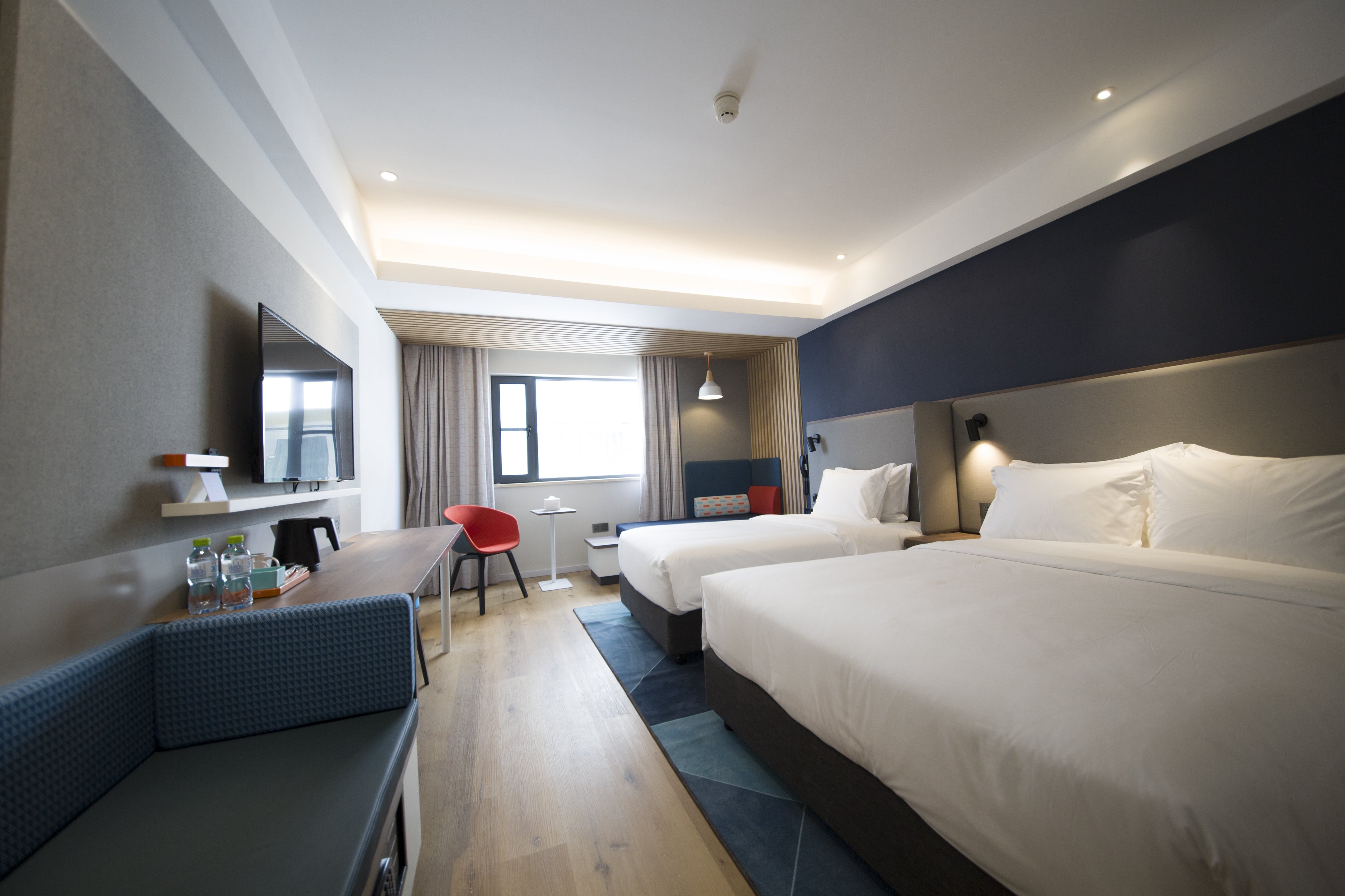 HOLIDAY INN EXPRESS SANYA BAY 13/50