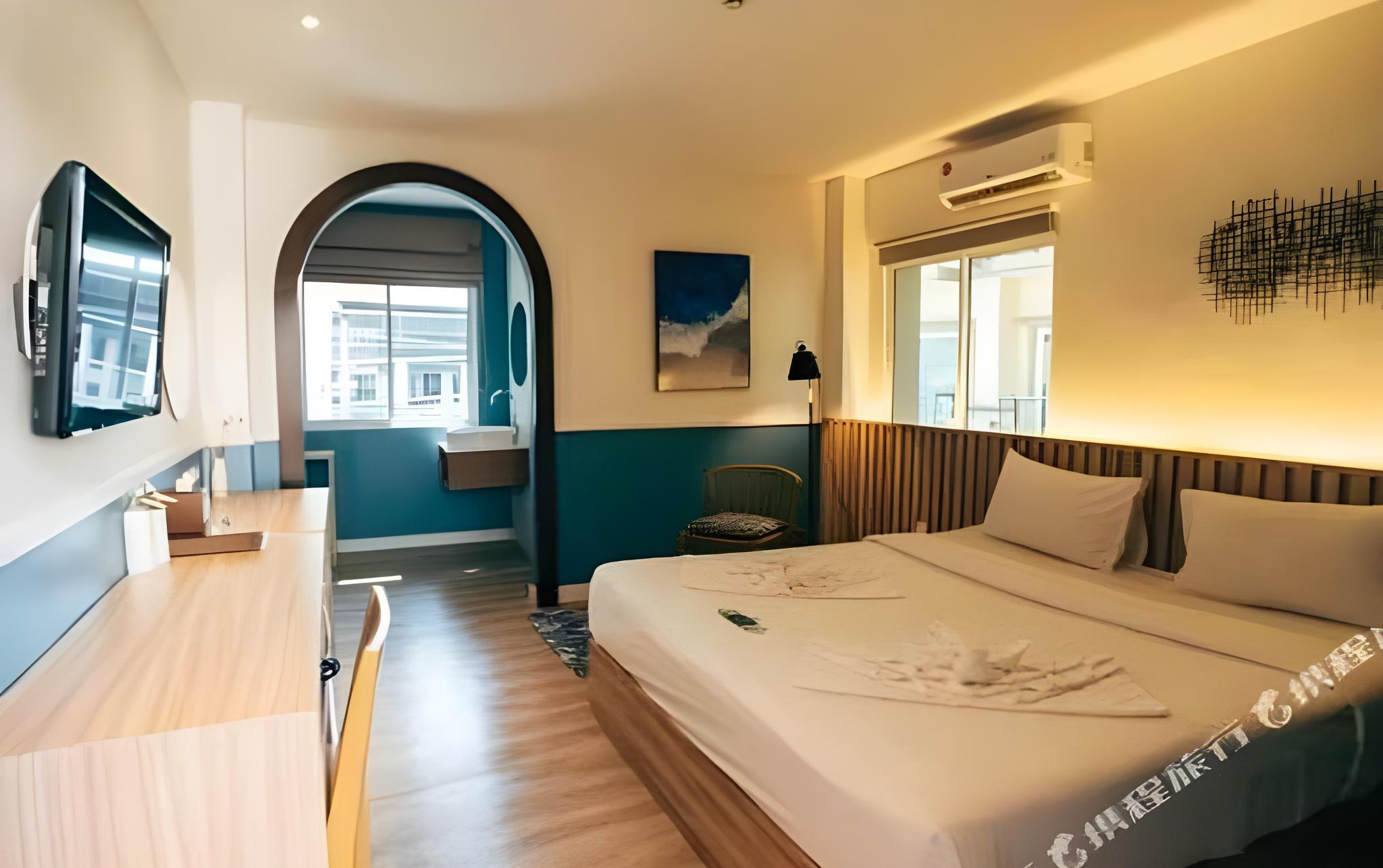 Renovated, Standard, Single
