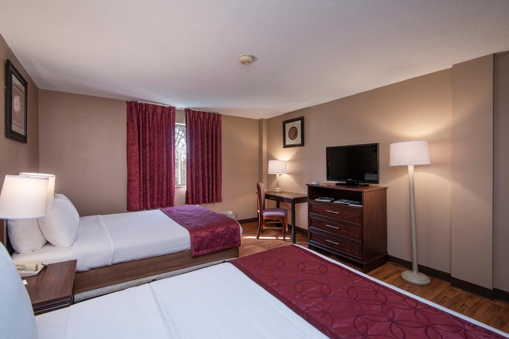 Guest Inn and Suites Midtown Medical Center 11/38