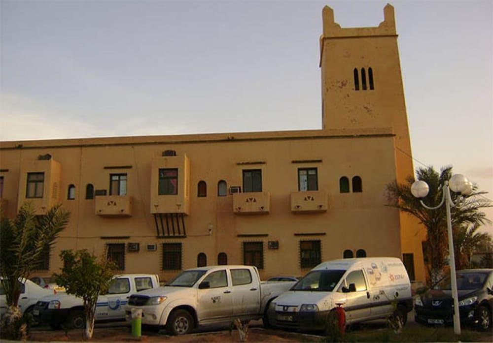 Antar Hotel 3/10