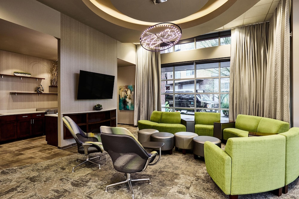 Hyatt House Seattle/Redmond 66/70