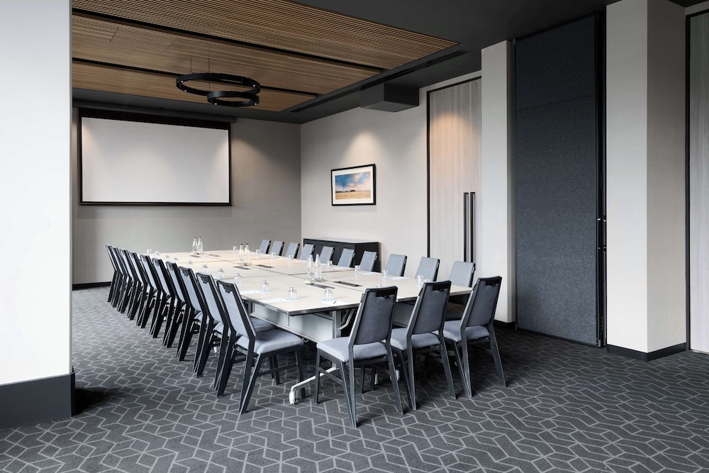 Vibe Hotel Melbourne Docklands 62/67