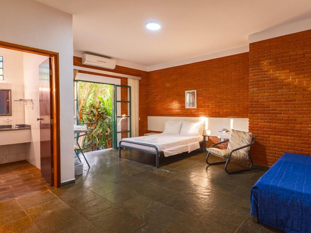 Grinbergs Village Hotel 16/46