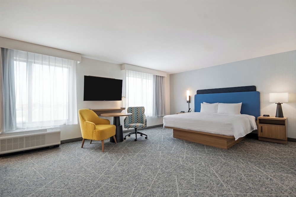 Hampton Inn & Suites by Hilton Irving DFW Airport North 18/56