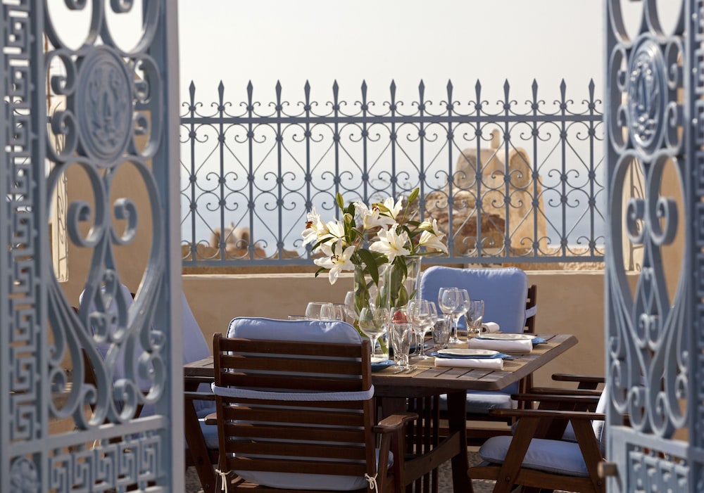 Oia Mansion 30/50