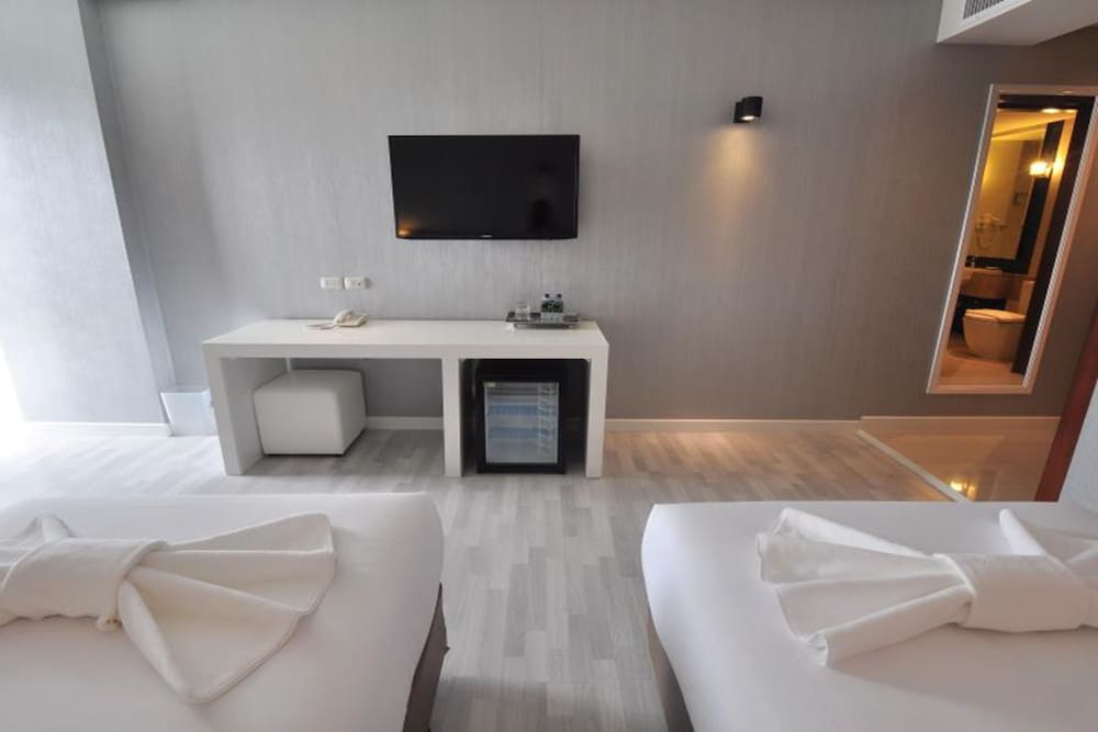 Tanzeno Hotel 6/15