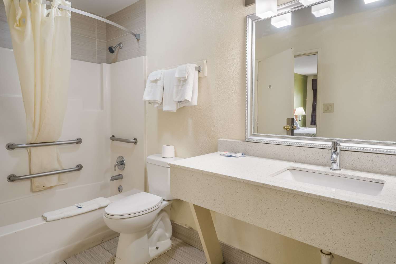 Econo Lodge Atlanta Airport East 14/17