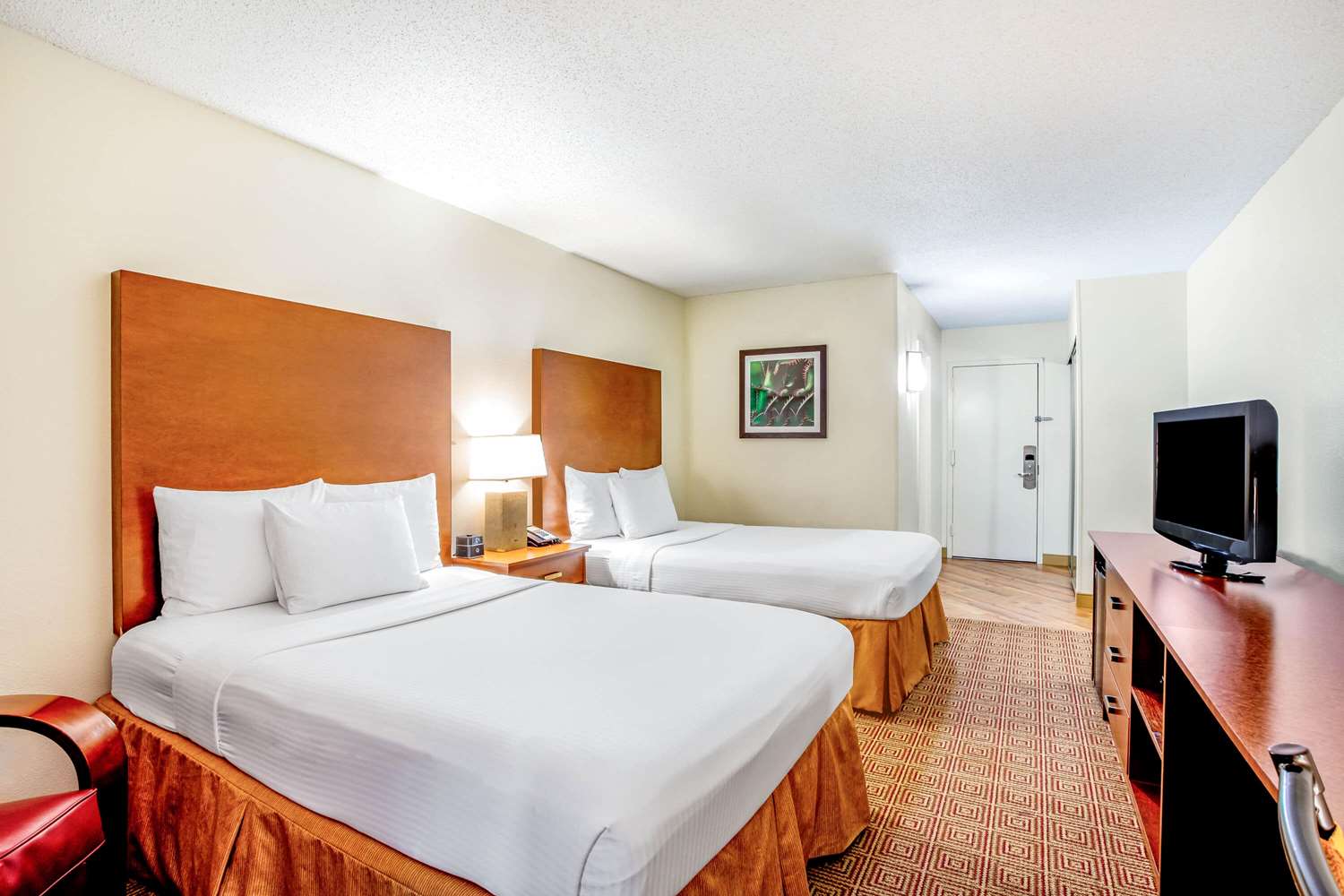 La Quinta Inn & Suites by Wyndham Danbury 20/58