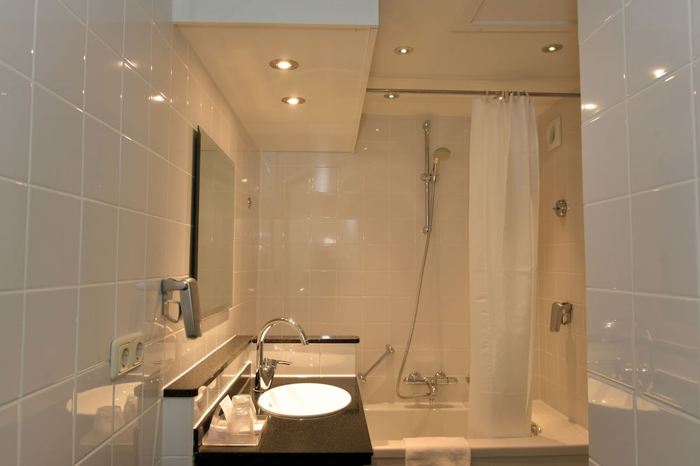 AMRATH GRAND HOTEL DE L EMPEREUR 22/64