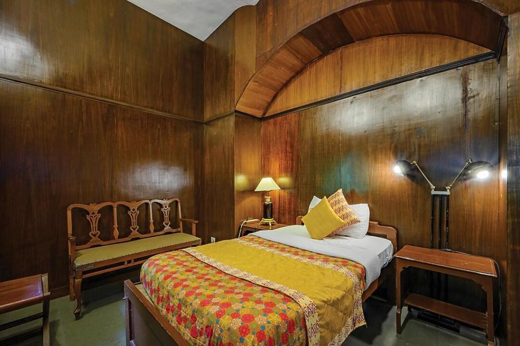 Heritage, Single Bed