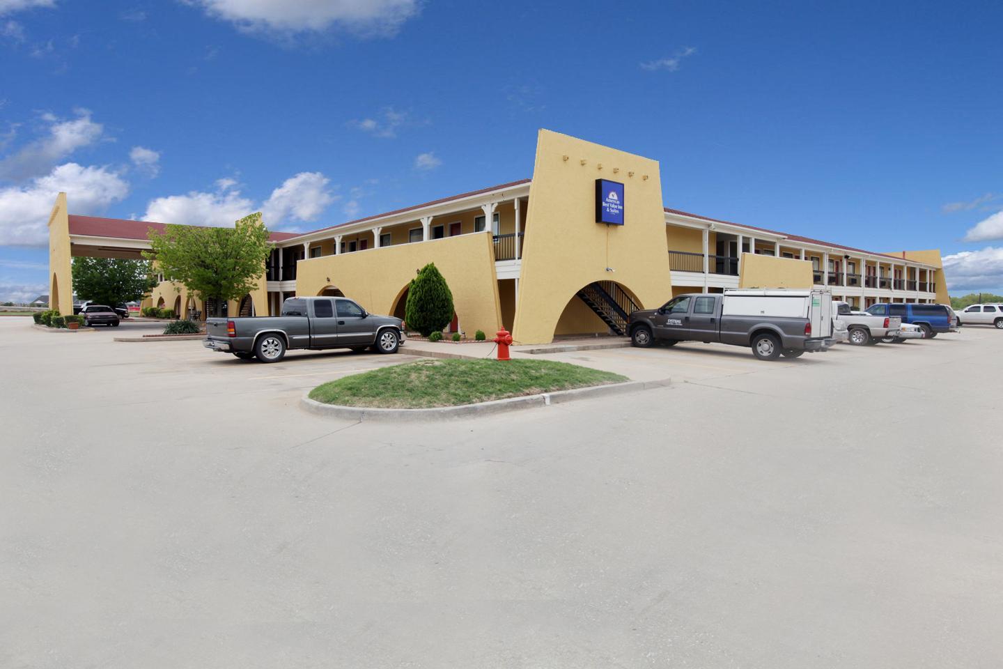 Americas Best Value Inn & Suites Yukon Oklahoma City 32/32