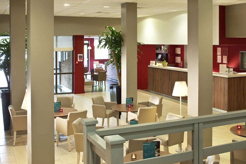 CAMPANILE SWINDON 30/52