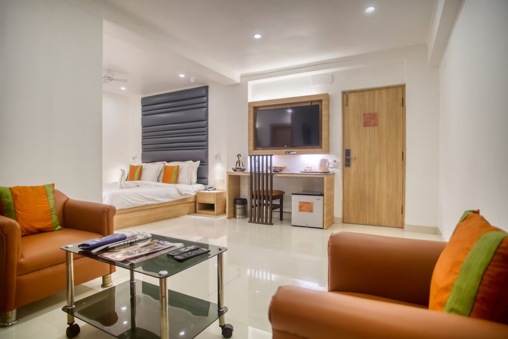 ROLAND HOTEL 37/55