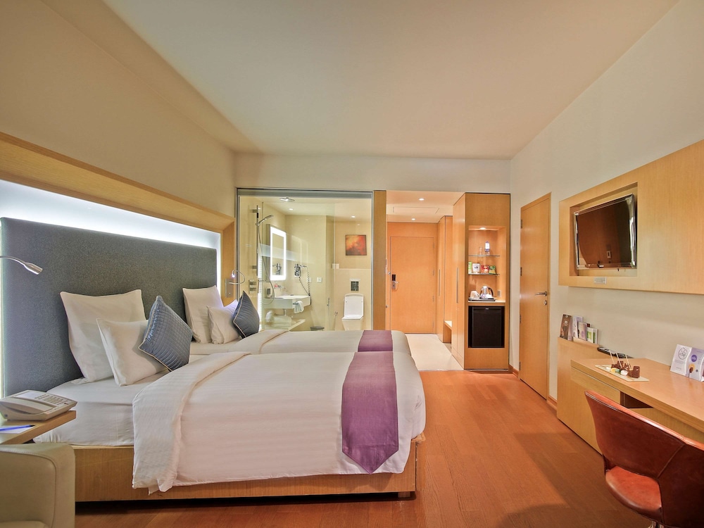 Novotel Visakhapatnam Varun Beach Hotel 28/75