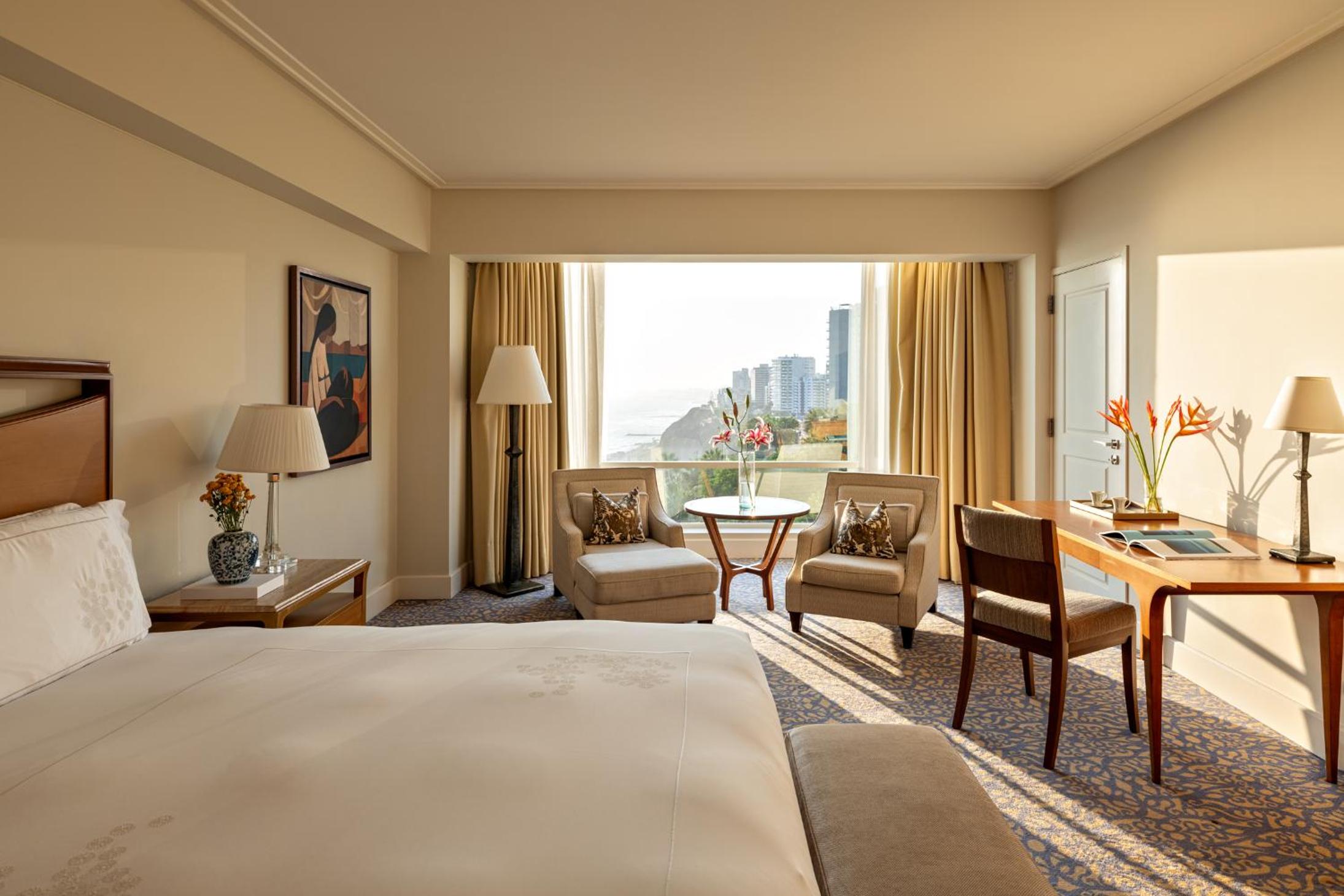 Club, Junior Suite, Deluxe, King Bed, Ocean View