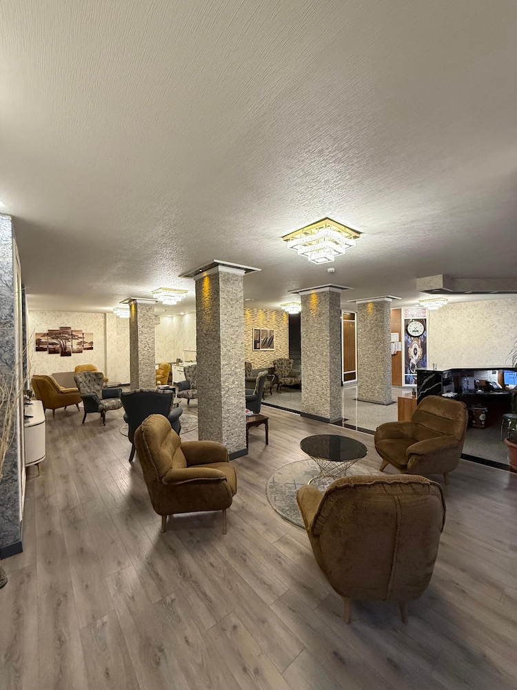 Buyuk Hotel 34/50