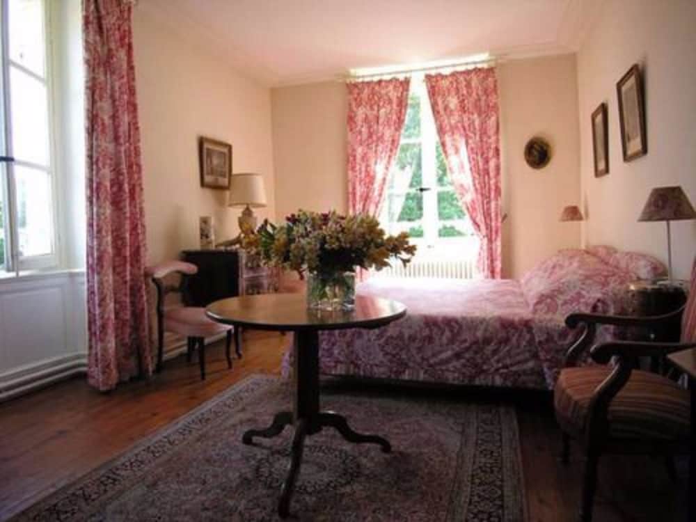 Chateau Du Plessis-Anjou 8/36