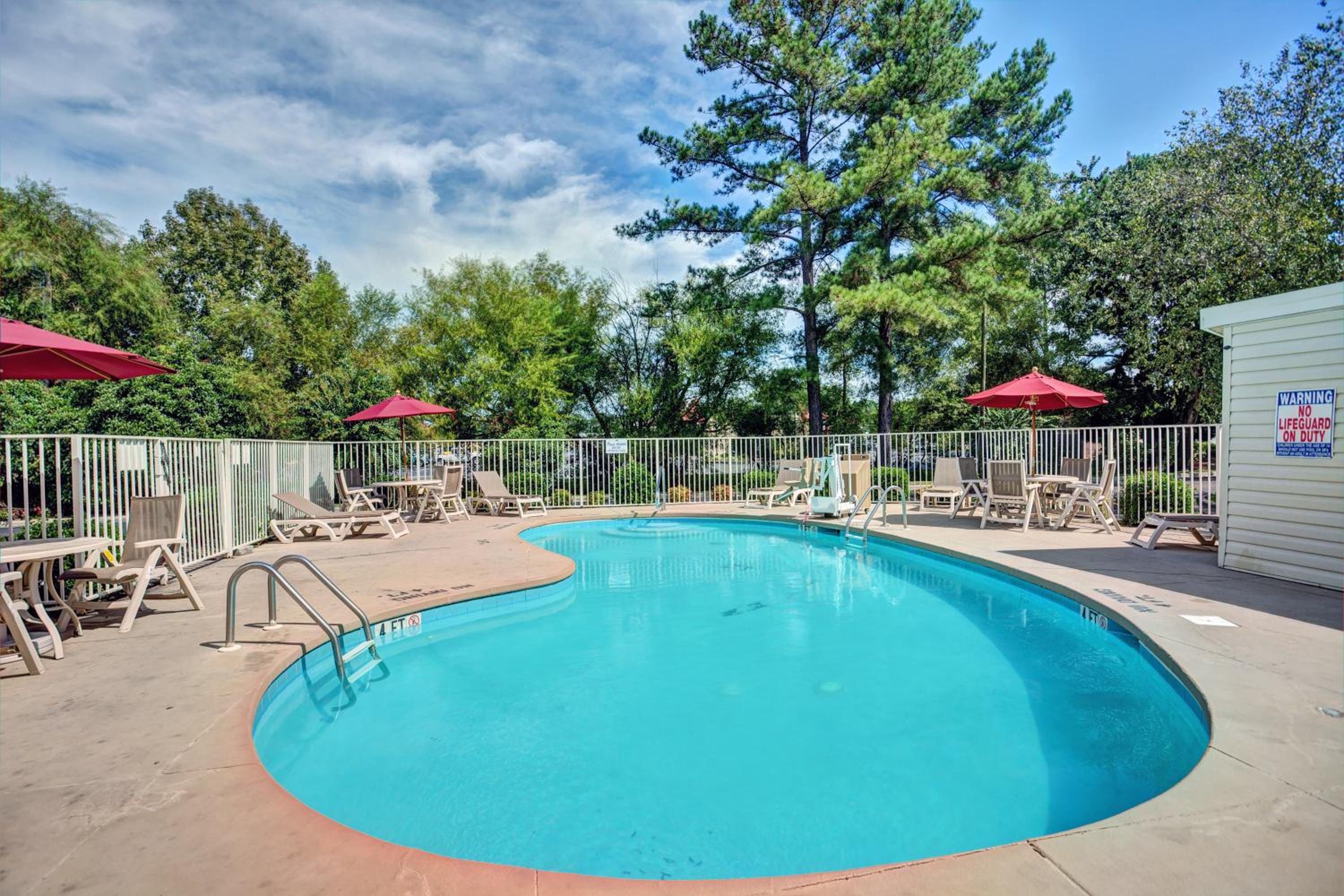 Travelodge by Wyndham Fayetteville 18/24