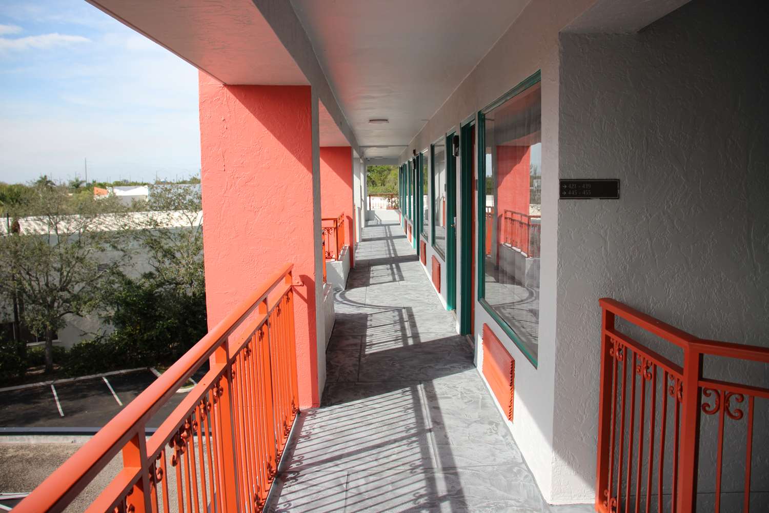 Boca Suites Deerfield Beach, SureStay Collection by Best Western FL 42/43