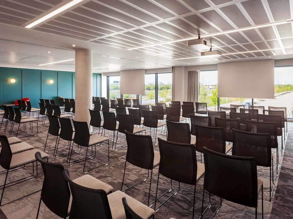 NOVOTEL CAMBRIDGE NORTH 64/70