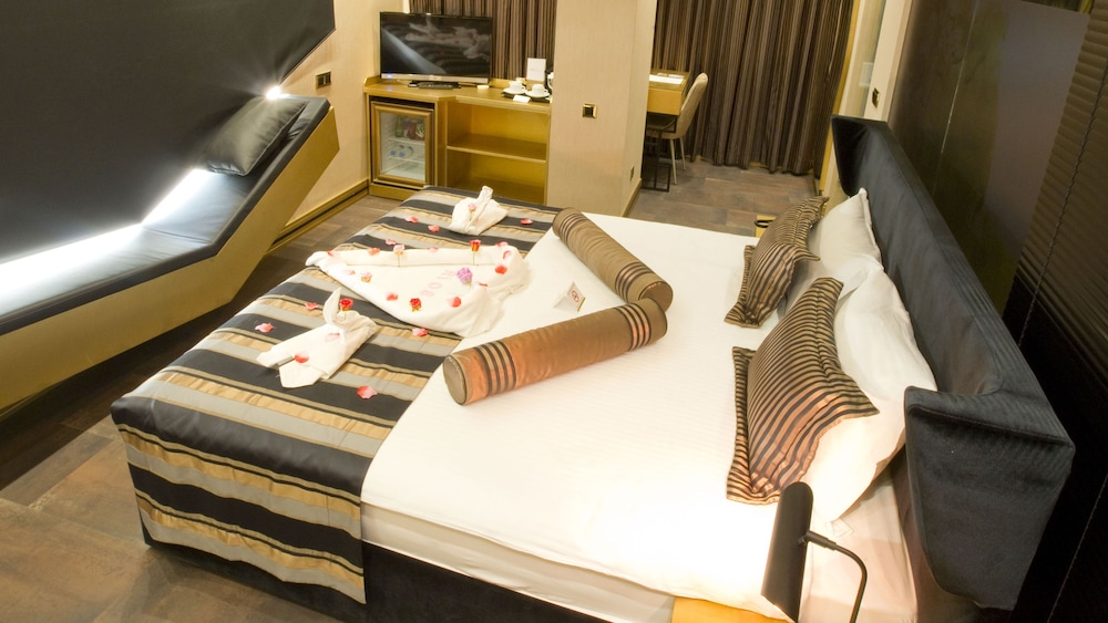Rios Edition Hotel 10/67
