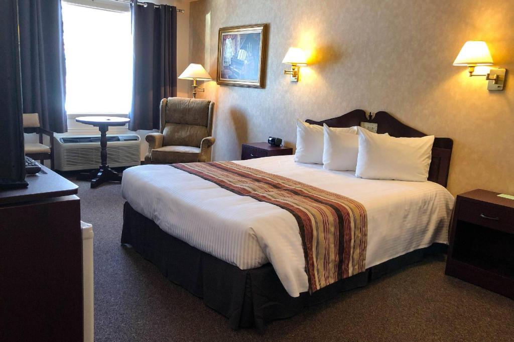 Upgrade, Queen Bed, Accessible