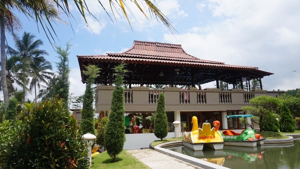 Grand Harvest Resort and Villas 2/75