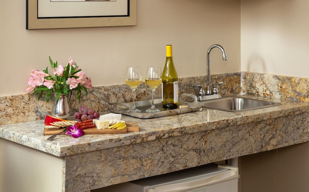 Meadowbrook Inn And Suites 31/45